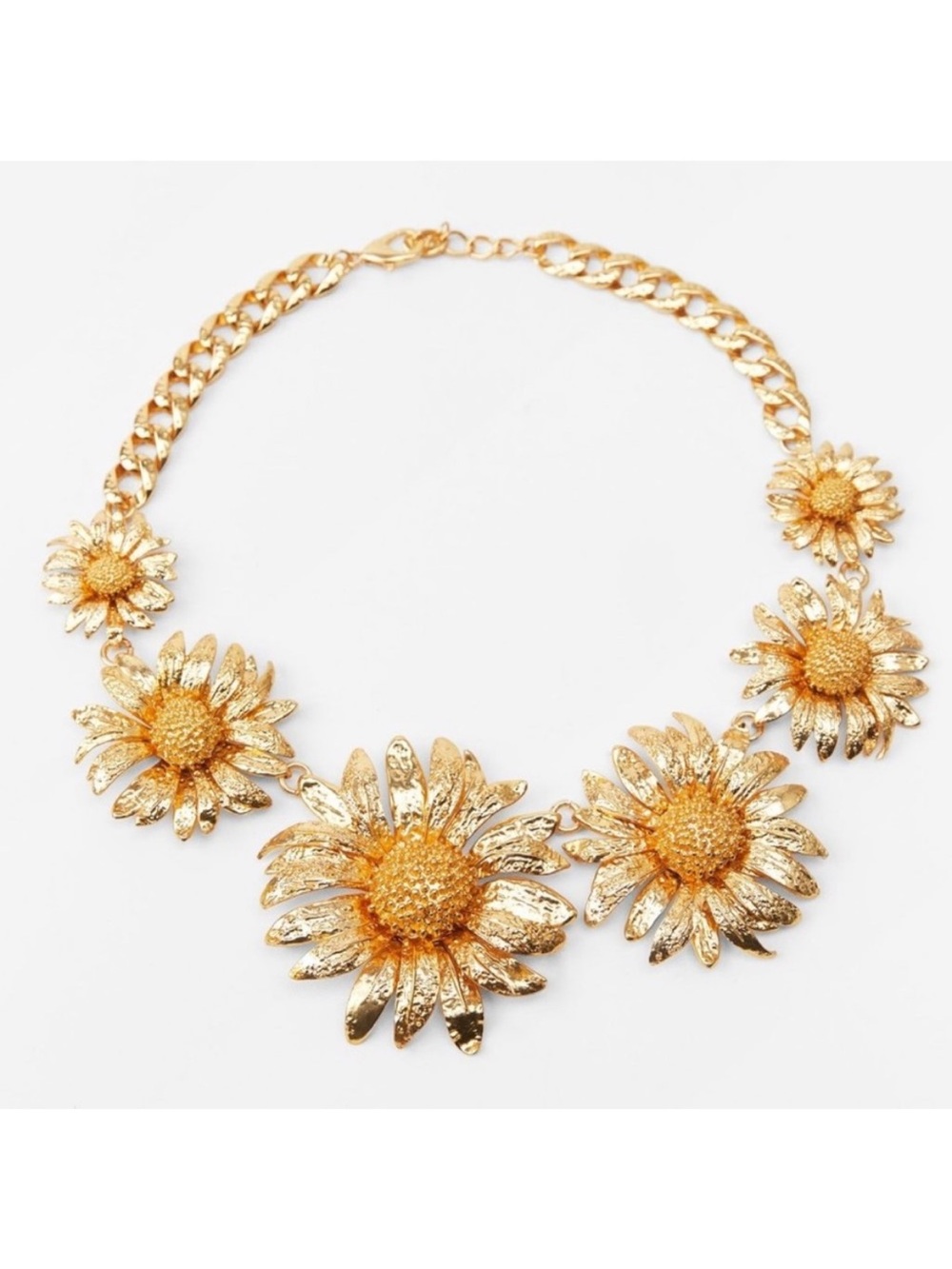 Zara Daisy Necklace